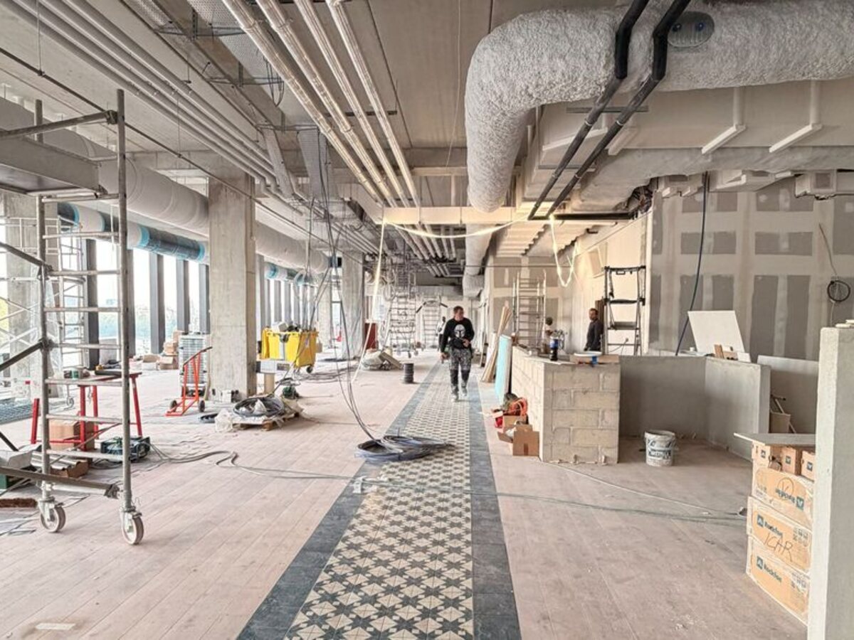 Salle du restaurant en cours d'aménagement, île Seguin